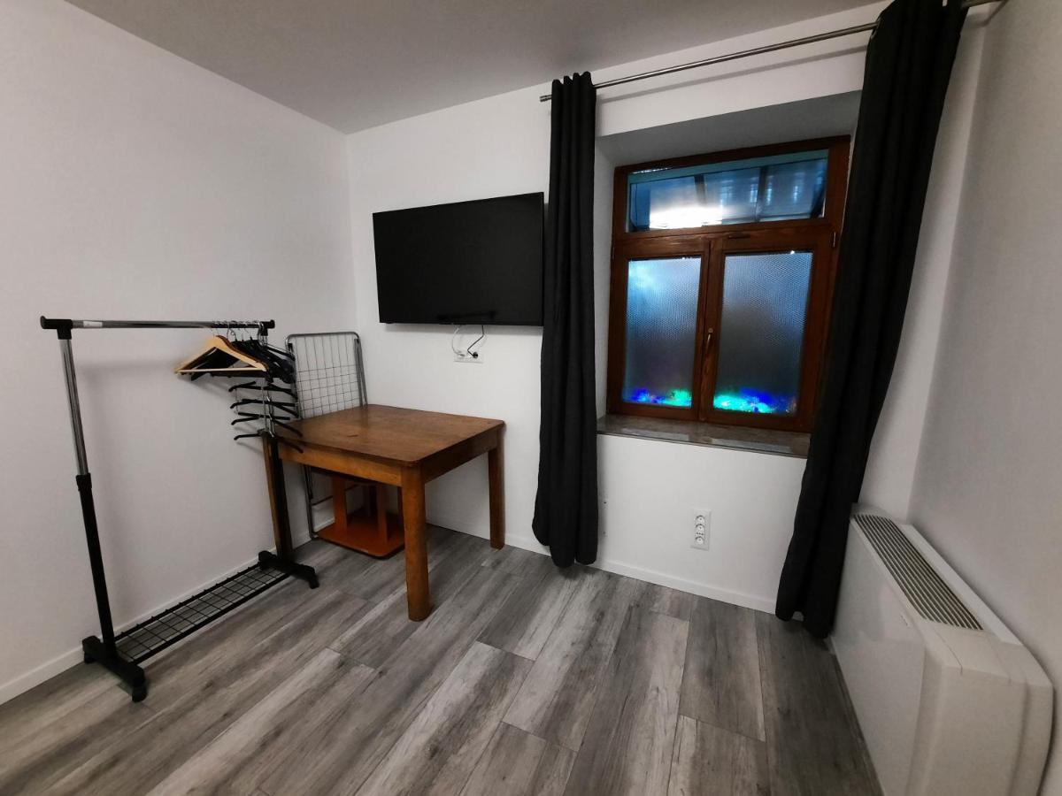 House Side By Side Apartment Brasov Bagian luar foto