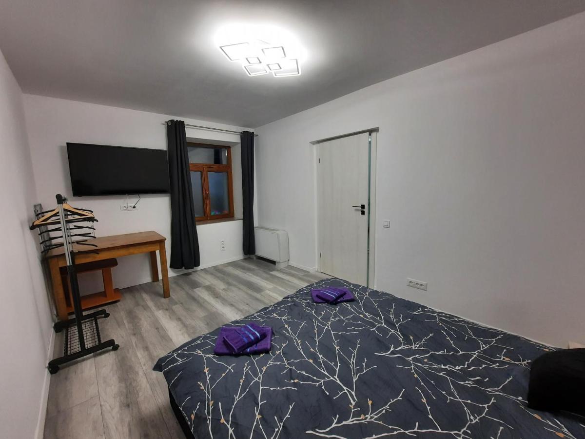 House Side By Side Apartment Brasov Bagian luar foto