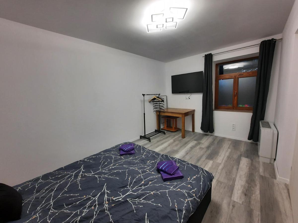 House Side By Side Apartment Brasov Bagian luar foto